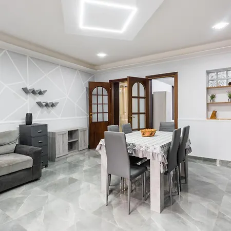 Apartman L'alloggio Del Re *